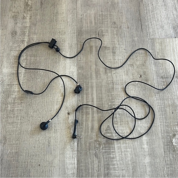 NWOT Peloton Headphones - Picture 2 of 3